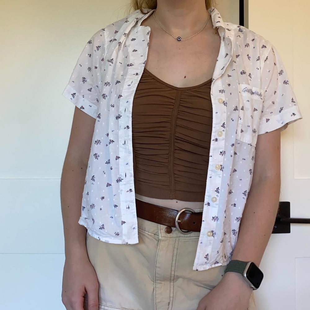 White floral cropped button up top, size small